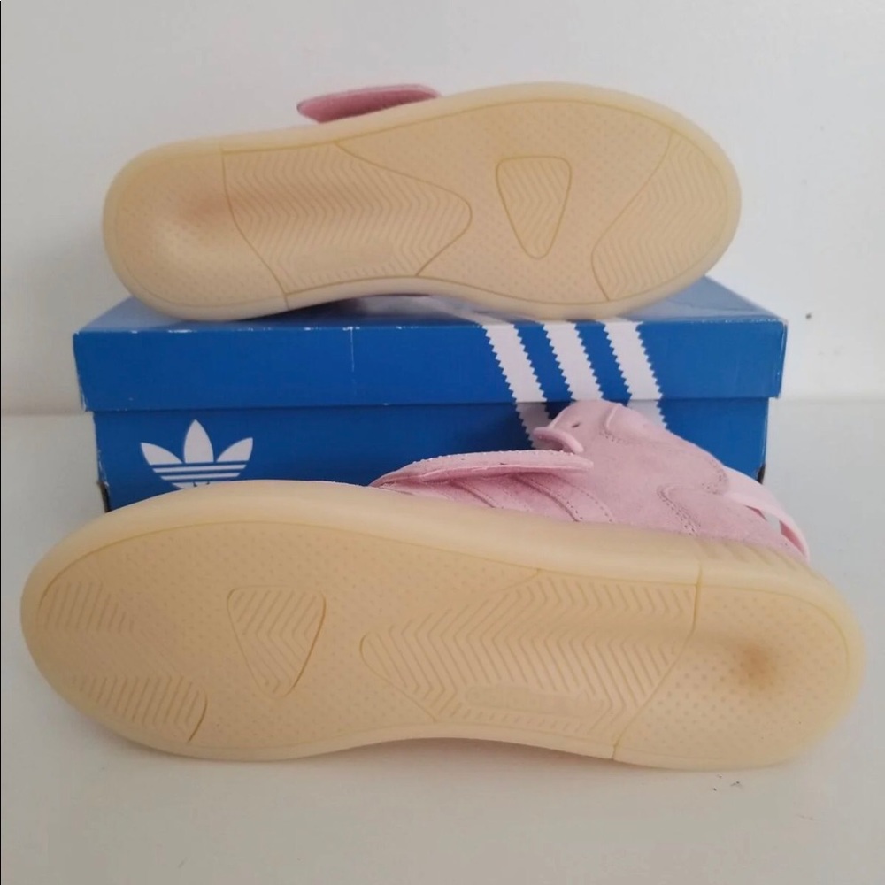 Adidas - Picture 4 of 5